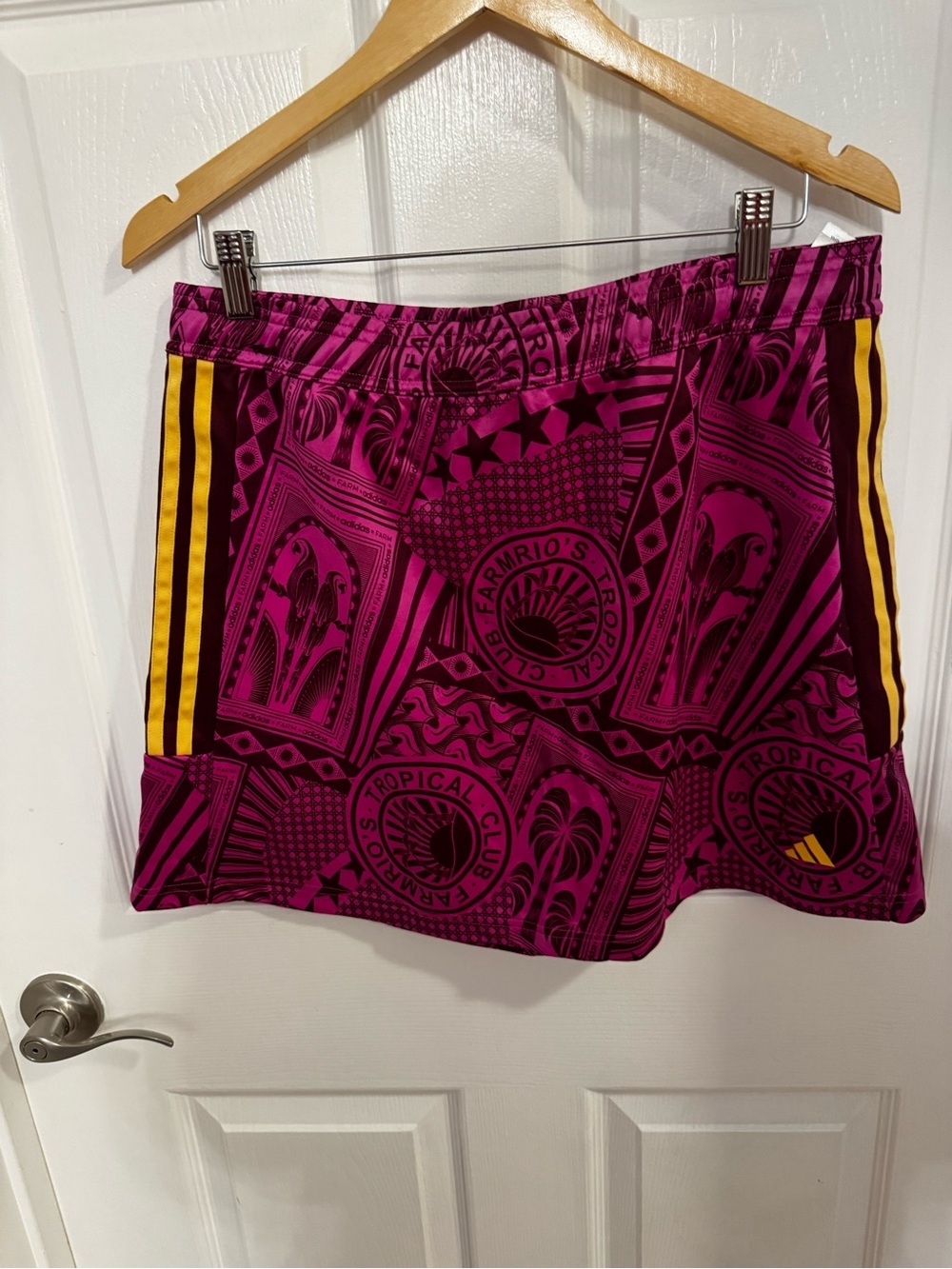 FARM Rio Magenta Graphic Sport Skirt with Yellow Stripes